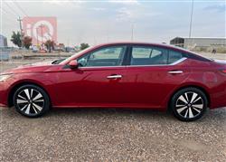 نيسان ألتيما